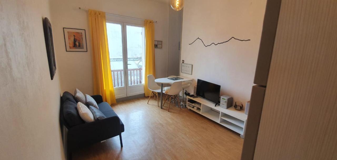 Studio Lumineux Au Centre Ville Bagnères-de-Bigorre Exteriör bild
